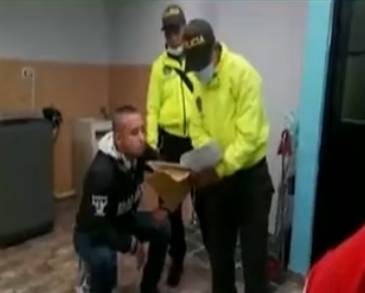 Incautan una tonelada de marihuana en Kennedy 3 Incautan una tonelada de marihuana en Kennedy Las autoridades de la localidad de Kennedy hicieron un importante operativo donde lograron incautar a una tonelada de marihuana.
