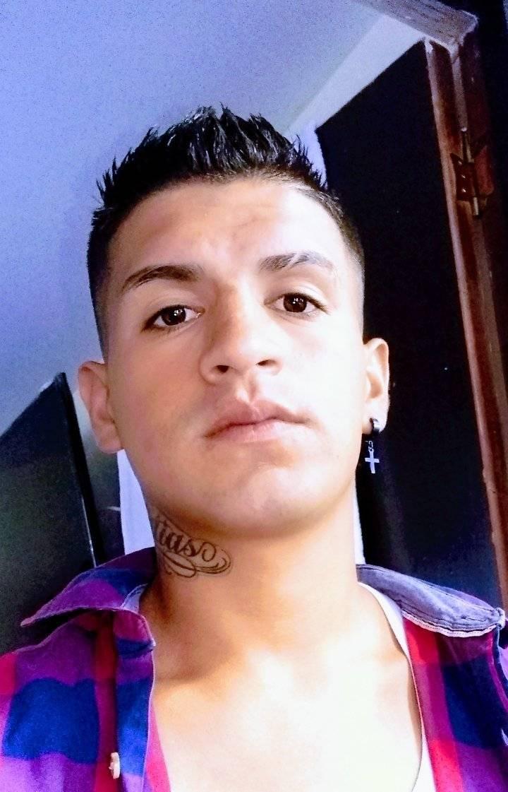 Balean a Luis en un callejón de Ciudad Bolívar Deambular de madrugada era uno de los pasatiempos que, últimamente, tenía Luis David Bohórquez, un muchacho de 26 años de edad, quien la última semana fue visto por varios vecinos del barrio El Millán caminando sin rumbo fijo después de la medianoche.
