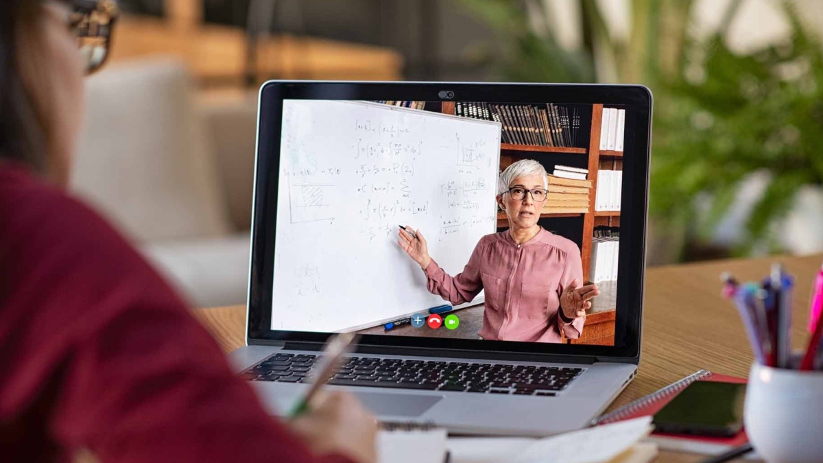 Consiga su profesor por internet  Si su hijo requiere de un apoyo para reforzar su conocimiento en una materia especial del colegio (como matemáticas, inglés o ciencias), o necesita prepararse para un examen, contratar a un profesor personalizado es una solución. Algunas páginas le pueden ayudar a encontrarlo. Q’HUBO se las muestra.&nbsp;