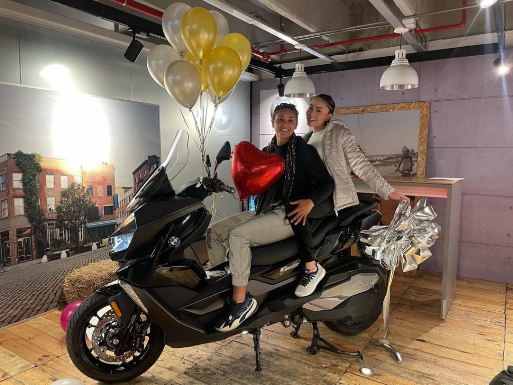 Diana Celis hizo quedar mal a 'Epa Colombia' 1 Diana Celis hizo quedar mal a 'Epa Colombia' Por medio de las redes sociales, Diana Celis, la ex de la influencer 'Epa Colombia', hizo una fuerte confesión donde no dejó muy bien parada a la empresaria de keratinas.