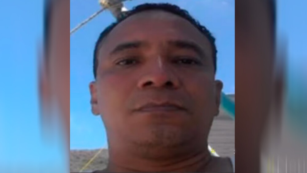 Confirman muerte de alias 'Pirry', cabecilla del ELN en Bolívar 1 Confirman muerte de alias 'Pirry', cabecilla del ELN en Bolívar El Gobierno Nacional confirmó la muerte de alias ‘Pirry’, cabecilla principal del Frente Darío Ramírez Castro del ELN, en medio de una operación militar que se realizó el pasado sábado en el municipio de Morales, Bolívar, en la que fue capturada Violeta Arango, sindicada de participar en el atentado al centro comercial Andino en Bogotá.