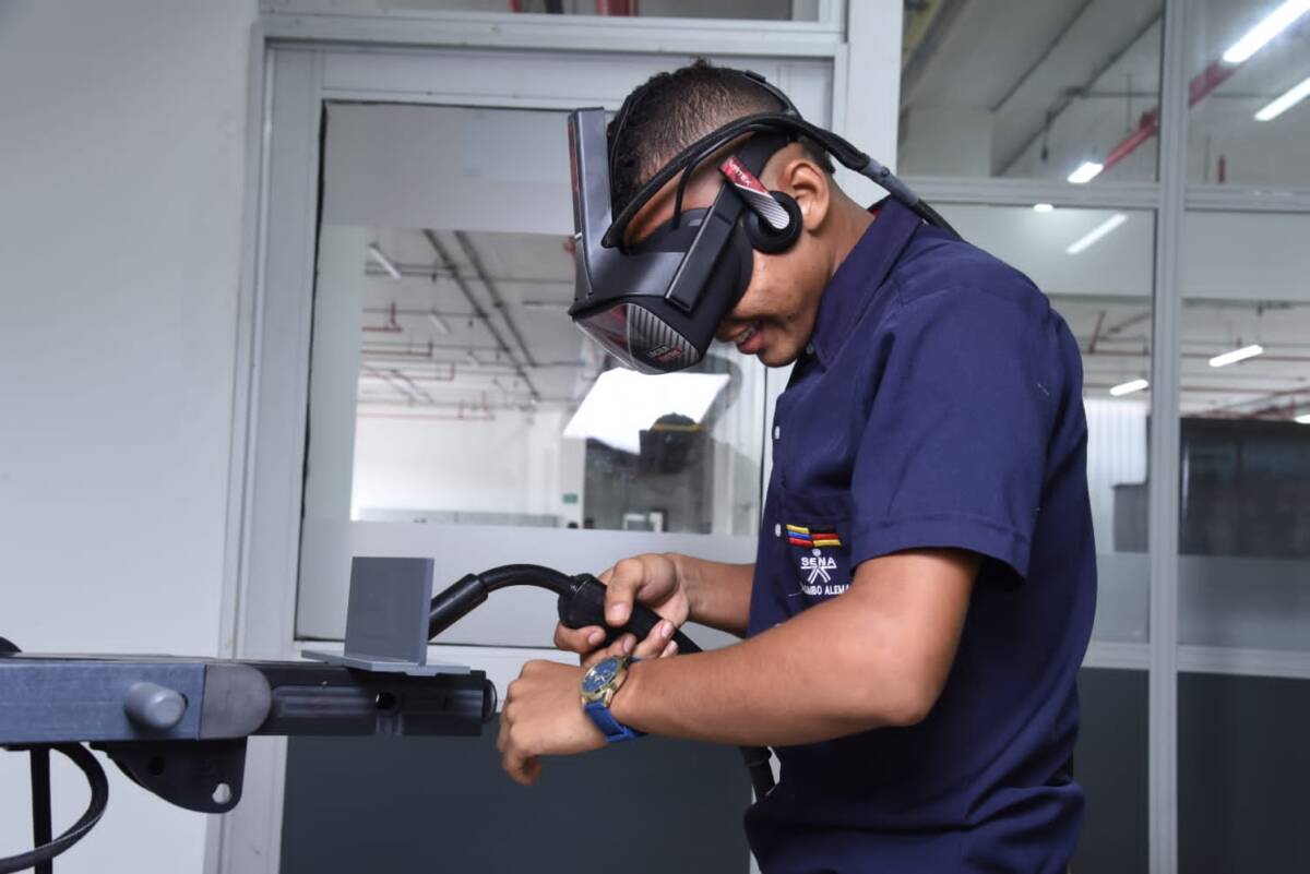 Feria virtual con 20 mil ofertas de camello Pilas, porque hoy arranca la Feria Virtual de Empleo para egresados del Sena. La iniciativa agrupa unas 20.000 ofertas de trabajo a nivel nacional y otras en países como Estados Unidos y España.