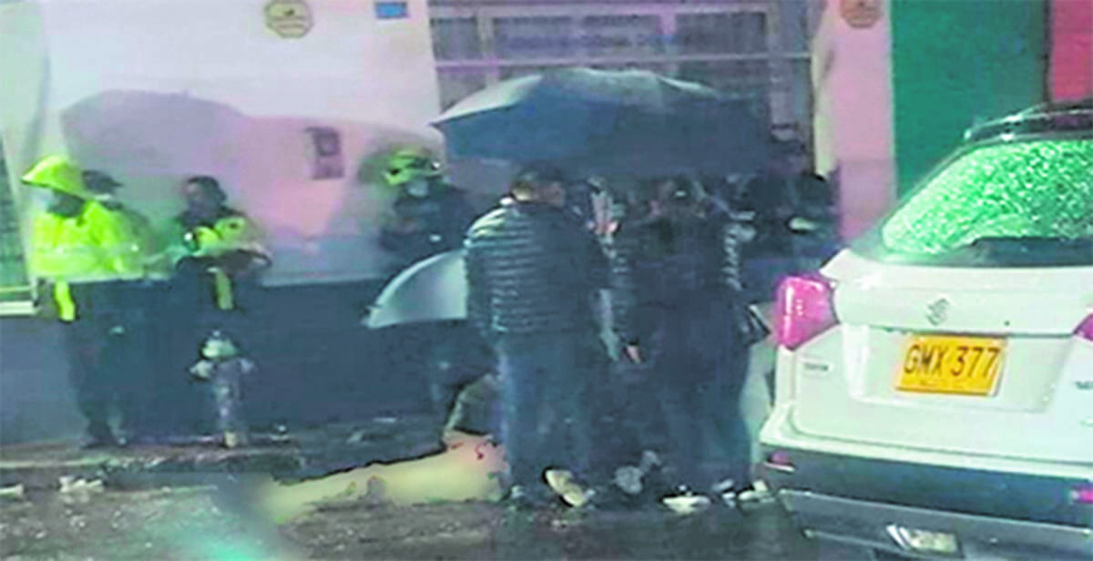 A Fabián le arrebataron la vida en un robo 2 A Fabián le arrebataron la vida en un robo Con una dolorosa noticia se levantaron los residentes de Facatativá ayer, al enterarse del asesinato de un hombre facatativeño, muy querido entre su comunidad, y todo por un despiadado atraco del cual fue víctima la noche del martes. Se trata del vil crimen de Fabián Romero Cordon Soto, un ingeniero de 36 años de edad.