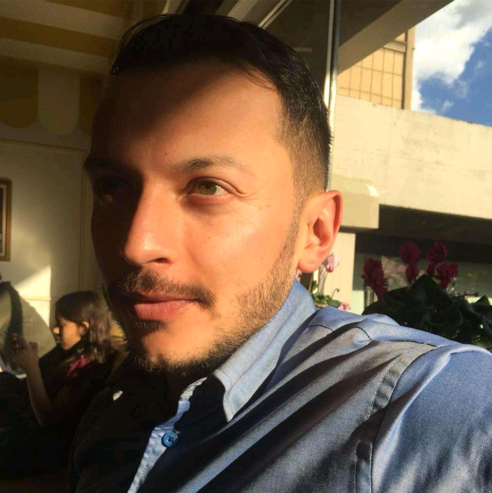 A Fabián le arrebataron la vida en un robo 1 A Fabián le arrebataron la vida en un robo Con una dolorosa noticia se levantaron los residentes de Facatativá ayer, al enterarse del asesinato de un hombre facatativeño, muy querido entre su comunidad, y todo por un despiadado atraco del cual fue víctima la noche del martes. Se trata del vil crimen de Fabián Romero Cordon Soto, un ingeniero de 36 años de edad.