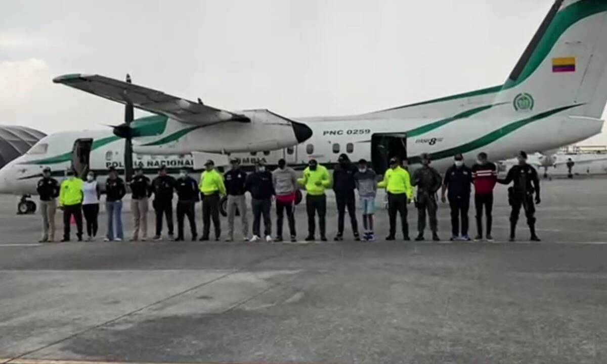 Dos narcos colombianos ordenaron el crimen del fiscal paraguayo 1 Dos narcos colombianos ordenaron el crimen del fiscal paraguayo Han transcurrido tres meses desde el atroz asesinado del fiscal paraguayo Marcelo Pecci, perpetrado en una playa de Cartagena en la que pasaba su luna de miel, y se siguen conociendo más detalles del maléfico plan que crearon los sicarios, quienes permanecen detenidos.