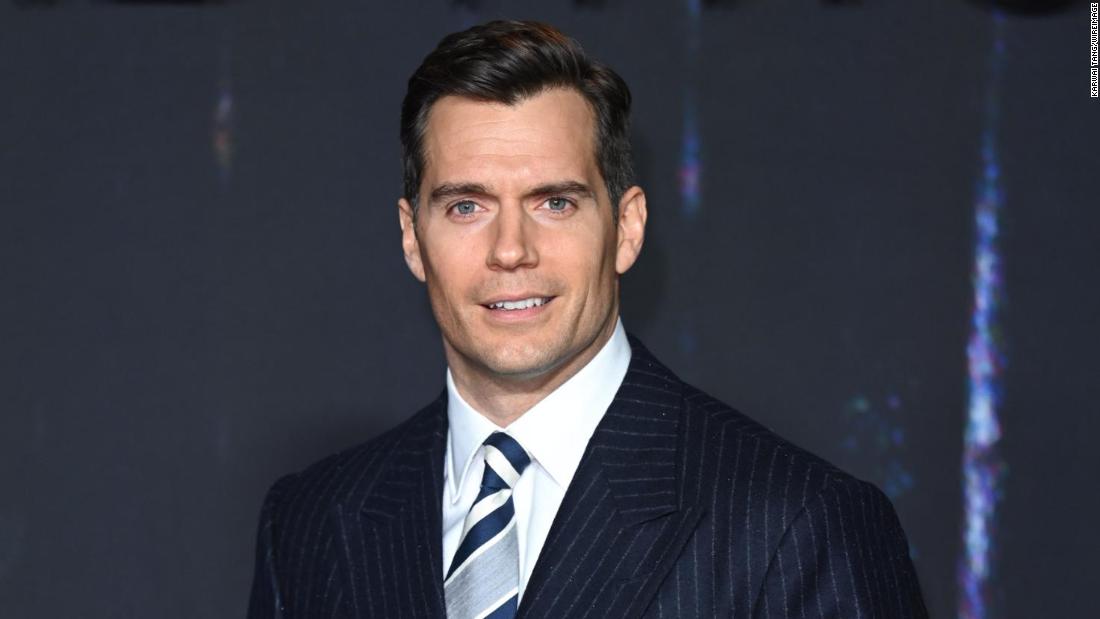 La sorpresiva reacción de Henry Cavill al ver a Shakira en la alfombra roja La cantante Shakira se ha caracterizado por su belleza y se ha llevado bastantes halagos, incluso Henry Cavill,&nbsp;quien interpretó a 'Superman' quedó cautivado con la Barranquillera.