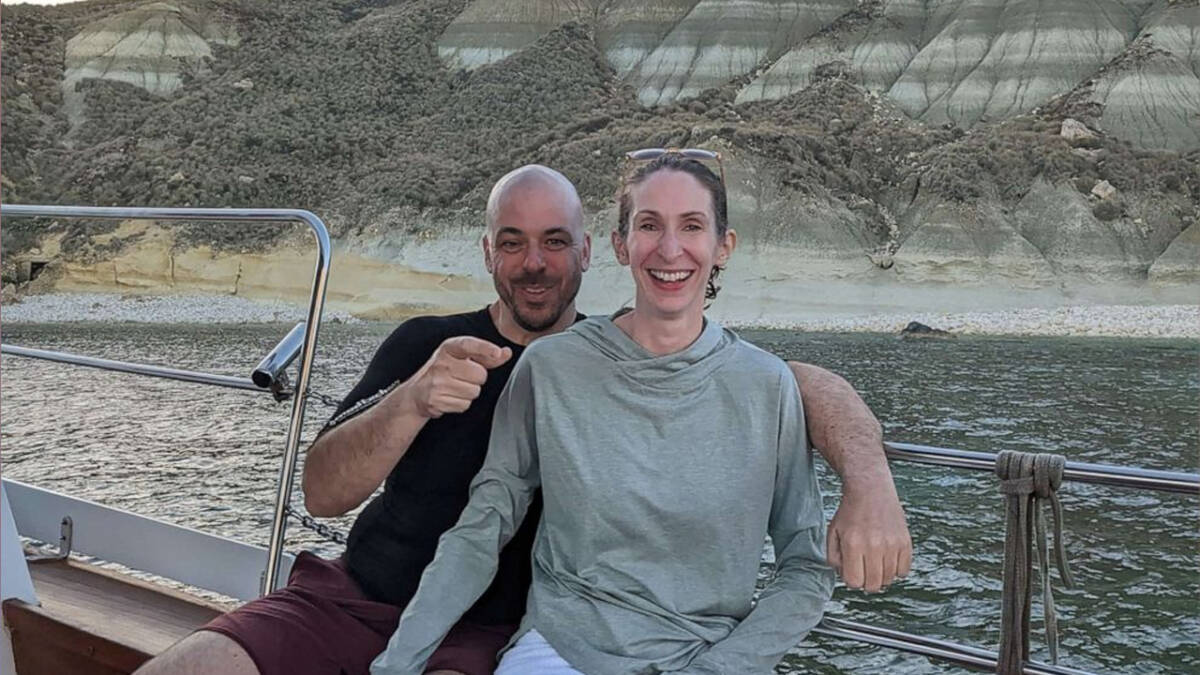 Embarazada y su esposo oraron para que el corazón de su bebé dejara de latir Aunque parezca de no creer que una pareja estuviera orando para que el corazón de su bebé dejara de latir, hay una lamentable historia detrás de esta inusual petición que hicieron los padres Andrea y Jay.