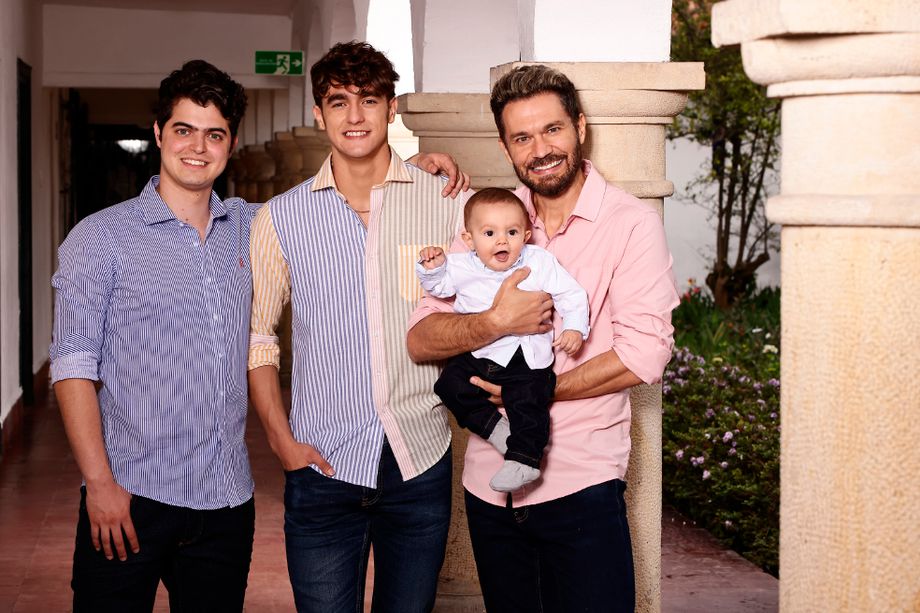 Josse Narváez, un papá más que 10 2 Josse Narváez, un papá más que 10 Aunque el Día del Padre se embolató un poquito en Colombia por las elecciones presidenciales, lo cierto es que estamos en el mes del papá. Entonces, qué mejor motivo que ese para resaltar a un papá 10 en todos los sentidos. Sin duda, ese es Josse Narváez, un presentador que salió de ‘Protagonistas de Novela’ y se robó el corazón de Cristina Hurtado.