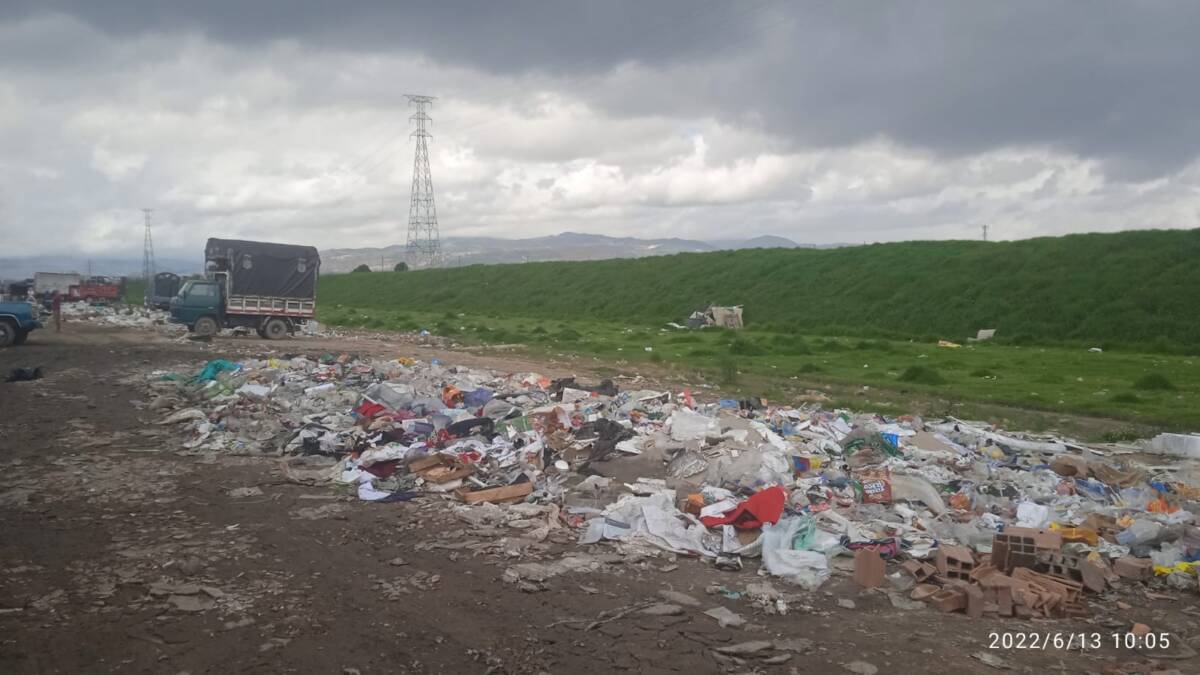 Hallan nuevo cadáver en zona verde de Kennedy 1 Hallan nuevo cadáver en zona verde de Kennedy En las primeras horas de la mañana de ayer se presentó el hallazgo de otro cuerpo sin vida abandonado en una zona verde de la localidad de Kennedy, esta vez el hecho ocurrió en el barrio Jazmín Occidental.
