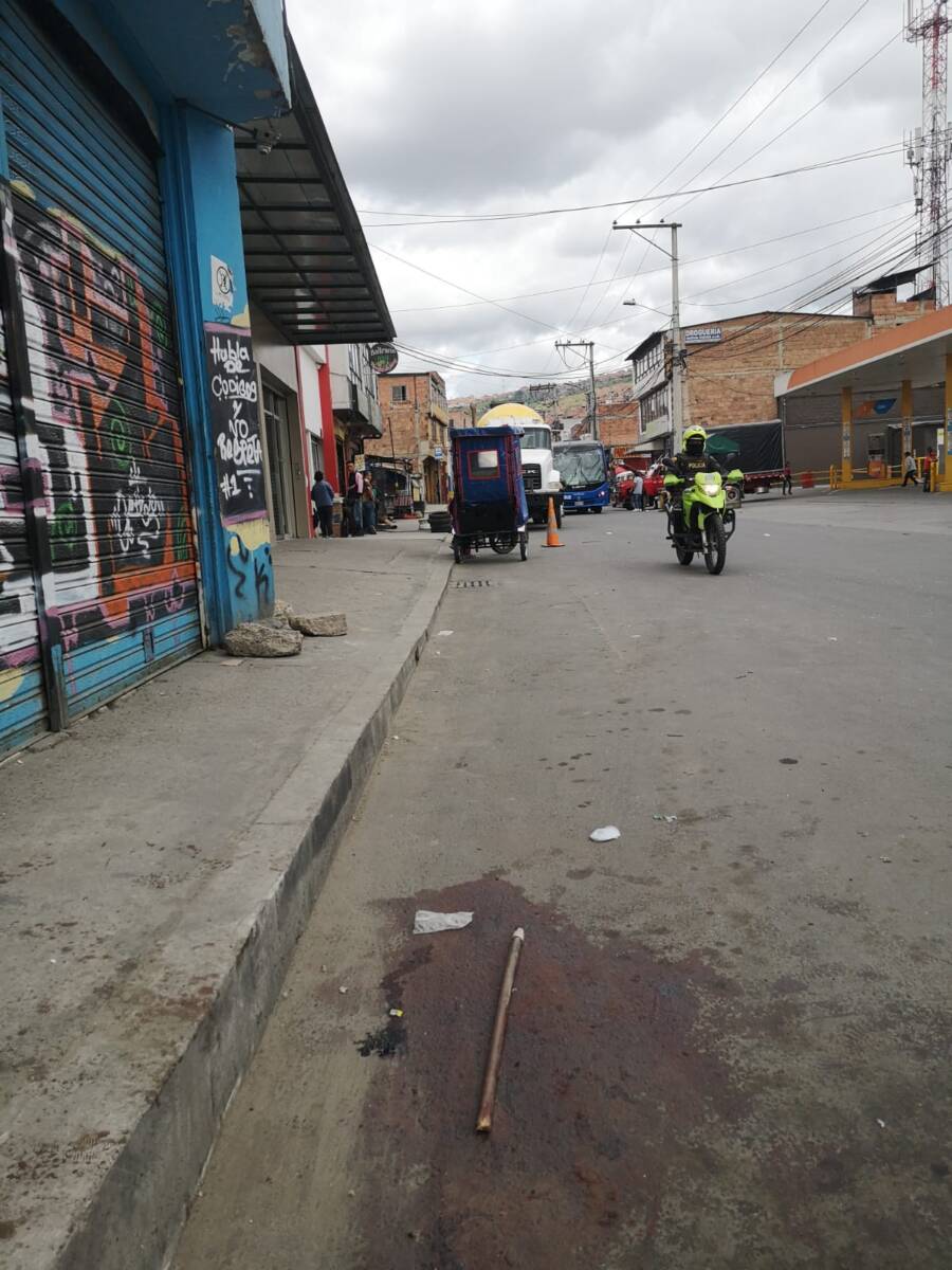 Mujer asesinada con arma de fuego en La Estancia 1 Mujer asesinada con arma de fuego en La Estancia En horas de la madrugada de ayer, en el barrio La Estancia de Ciudad Bolívar, se presentó el homicidio de una mujer de 36 años que se encontraba departiendo con unos familiares.
