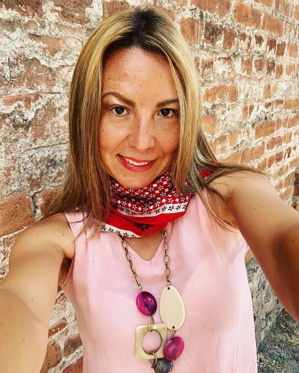 El mensaje de los extraterrestres sobre las elecciones, según Mafe Walker En los últimos días, una mujer llamada Mafe Walker salió en entrevista en televisión afirmando hablar con extraterrestres y que incluso ella sabía comunicarse con su lenguaje.