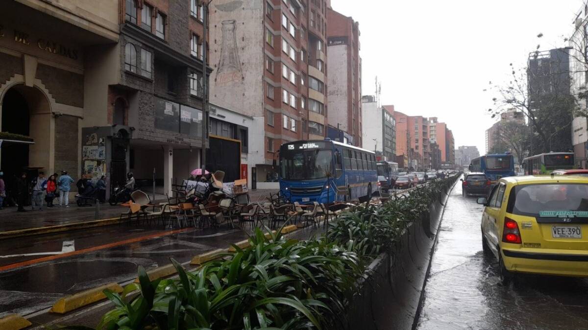 ¡Pilas! Protestas afectan la movilidad a esta hora en Bogotá 1 ¡Pilas! Protestas afectan la movilidad a esta hora en Bogotá En este momento la movilidad en la ciudad de Bogotá se ha visto afectada por las protestas que están realizando los estudiantes de la Universidad Distrital.