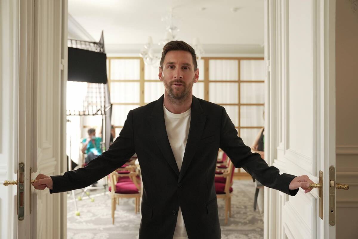 Messi debutará en la televisión junto a Andrés Parra El crack del fútbol Lionel Messi hará su primer papel en la televisión al participar como invitado especial en la serie de Star+ 'Los Protectores'.