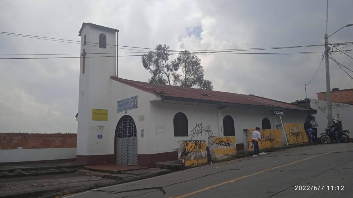 El motero que pereció en el muro de la muerte A tres días del impactante accidente que sembró el luto, una vez más, entre los vecinos cercanos al barrio San Pedro sur, donde un motero y su acompañante murieron trágicamente al estrellarse contra el llamado ‘Muro de la muerte’, la familia de Guillermo Mauricio Rico Sierra, de 42 años, detalló lo ocurrido y contó la triste historia detrás de esta fatídica pérdida.