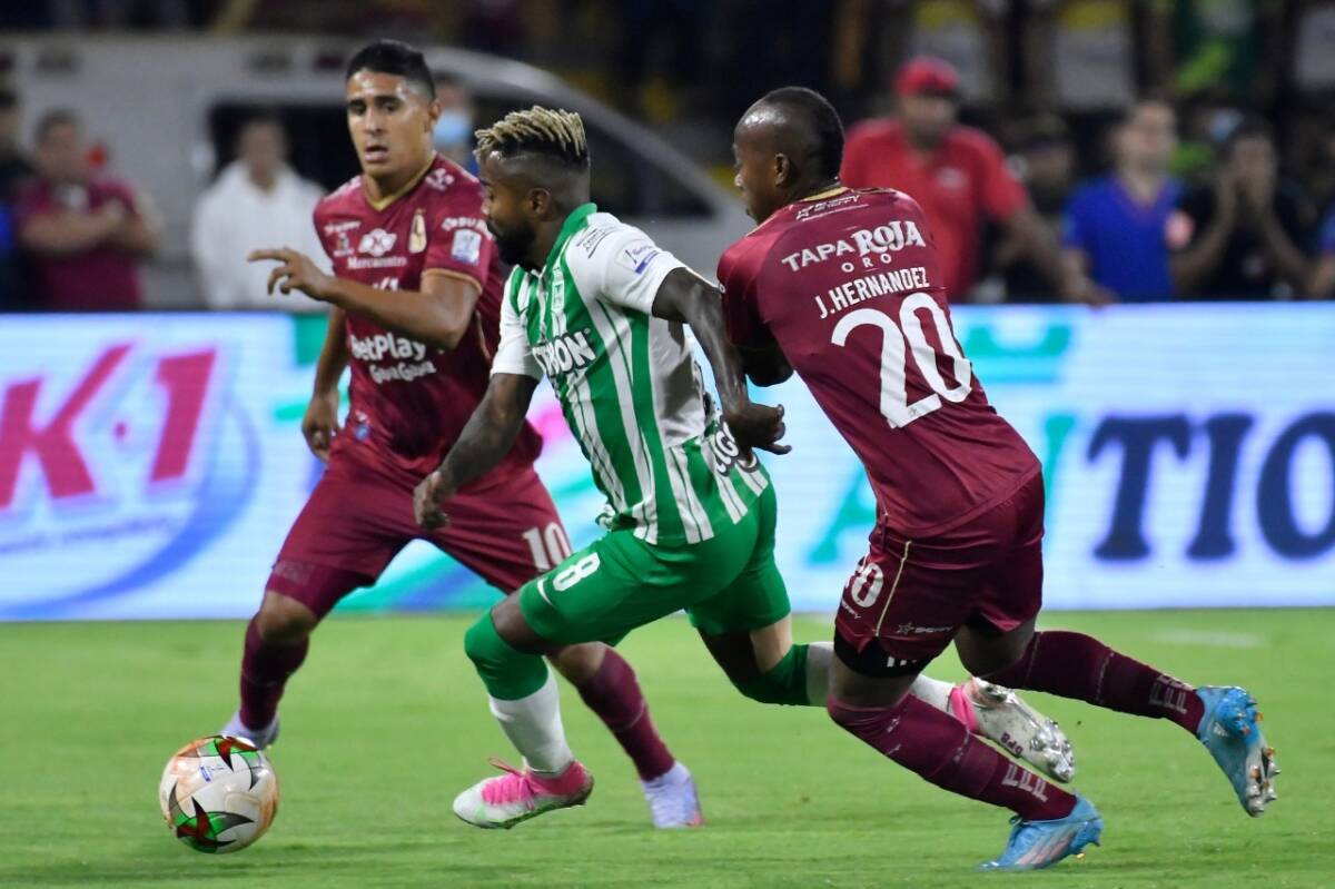 Final de infarto: Nacional derrotó al Tolima y ahora es campeón de la Liga En una final de infarto contra el Deportes Tolima, el Atlético Nacional, atacó, anotó gol y ahora es el campeón del fútbol colombiano.