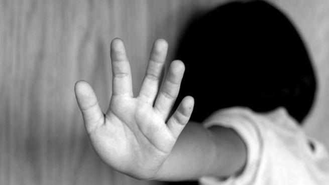 Padres ahorcaron a su bebé porque decían que era un "estorbo" Recientemente se conoció la triste historia de una bebé que fue estrangulada por sus padres porque para ellos era un “estorbo en su relación”. Los hechos se registraron en la ciudad de Arequipa (Perú).