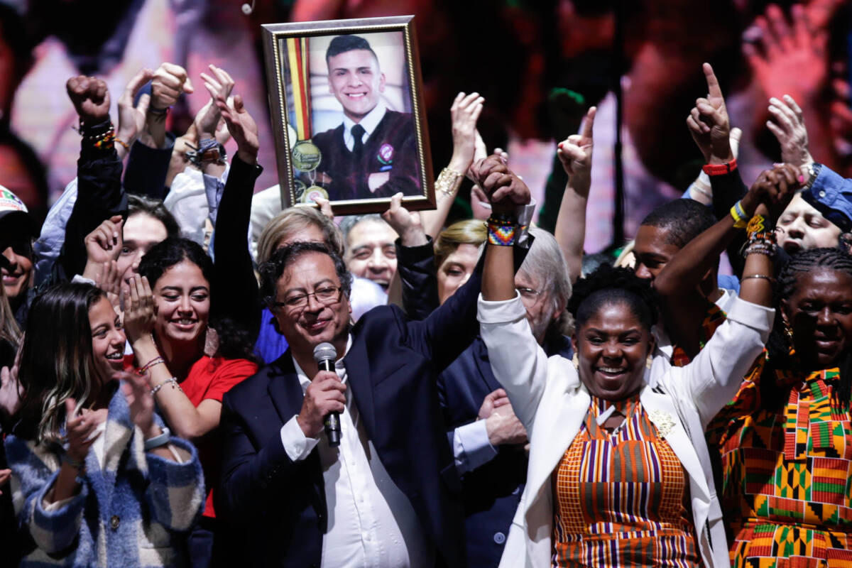 Petro ganó y aumentó la búsqueda de cómo sacar el pasaporte 1 Petro ganó y aumentó la búsqueda de cómo sacar el pasaporte Gustavo Petro es el nuevo presidente de Colombia, así lo decidieron en las urnas los colombianos este domingo. El candidato del Pacto Histórico fue el ganador de esta contienda electoral para gobernar al país en los próximos cuatro años.