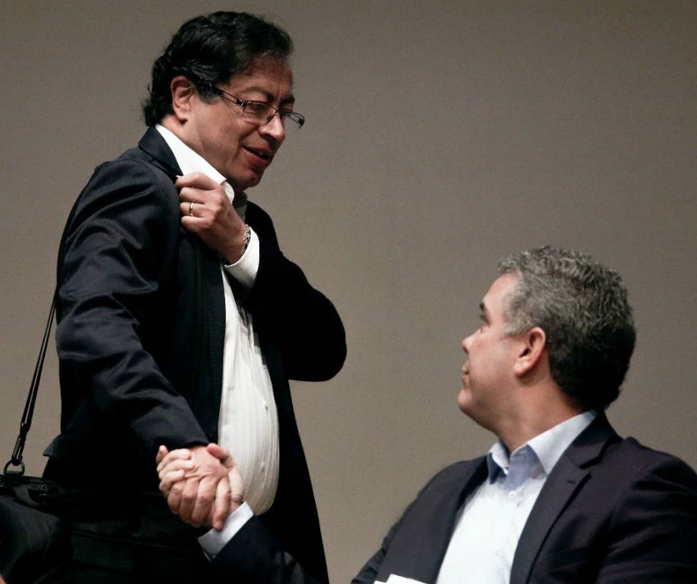 Iván Duque y Gustavo Petro se reunieron en la Casa de Nariño 1 Iván Duque y Gustavo Petro se reunieron en la Casa de Nariño El presidente de la República, Iván Duque Márquez, y el presidente electo, Gustavo Petro, ya se encuentran reunidos en la Casa de Nariño.