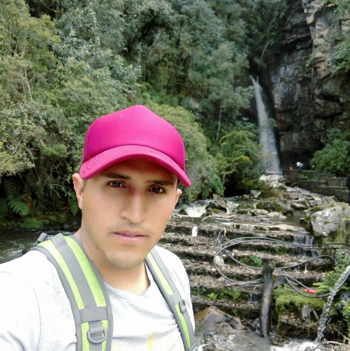 Policía ebrio mató a su compañero en Fontibón 10 Policía ebrio mató a su compañero en Fontibón Cuando el policía Germán Andrés Moreno Solano se dirigía a su casa este martes después de terminar su turno de servicio, se vio envuelto en un aparatoso accidente de tránsito que terminó arrebatándole la vida.
