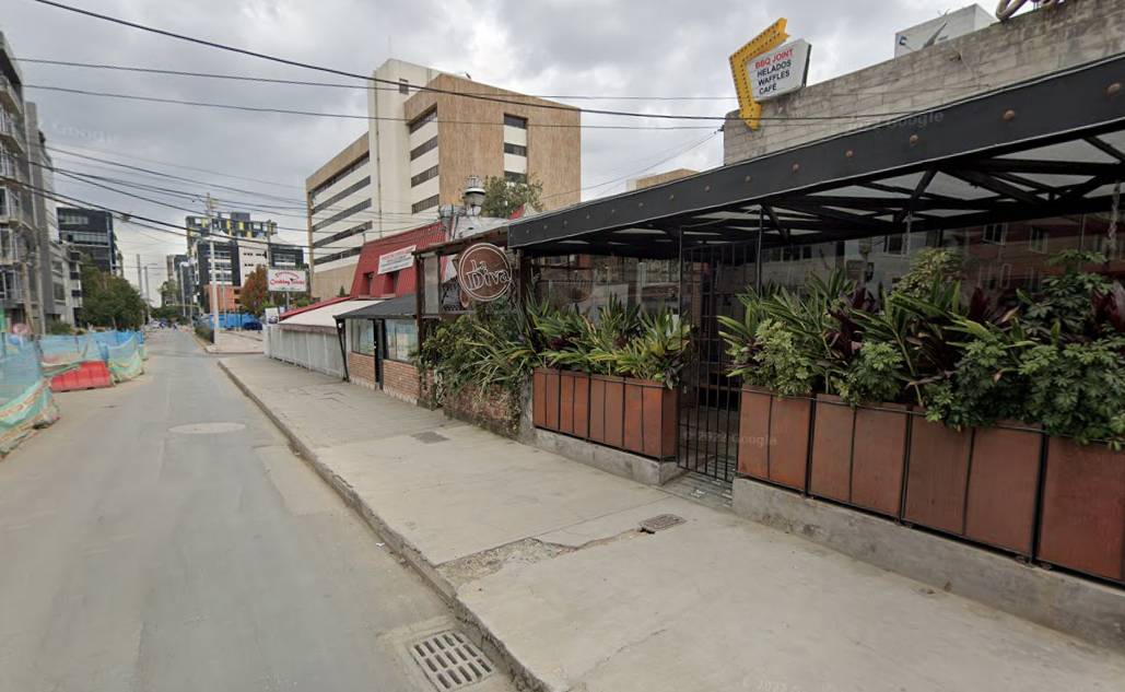 Terror: asesinan a un hombre en exclusivo restaurante de la 93 7 Terror: asesinan a un hombre en exclusivo restaurante de la 93 En la tarde de este jueves 2 de junio se presentó un nuevo y terrible hecho de inseguridad en el norte de Bogotá. Esta vez unos criminales en un hecho de sicariato le dispararon a un hombre en la entrada de un restaurante.