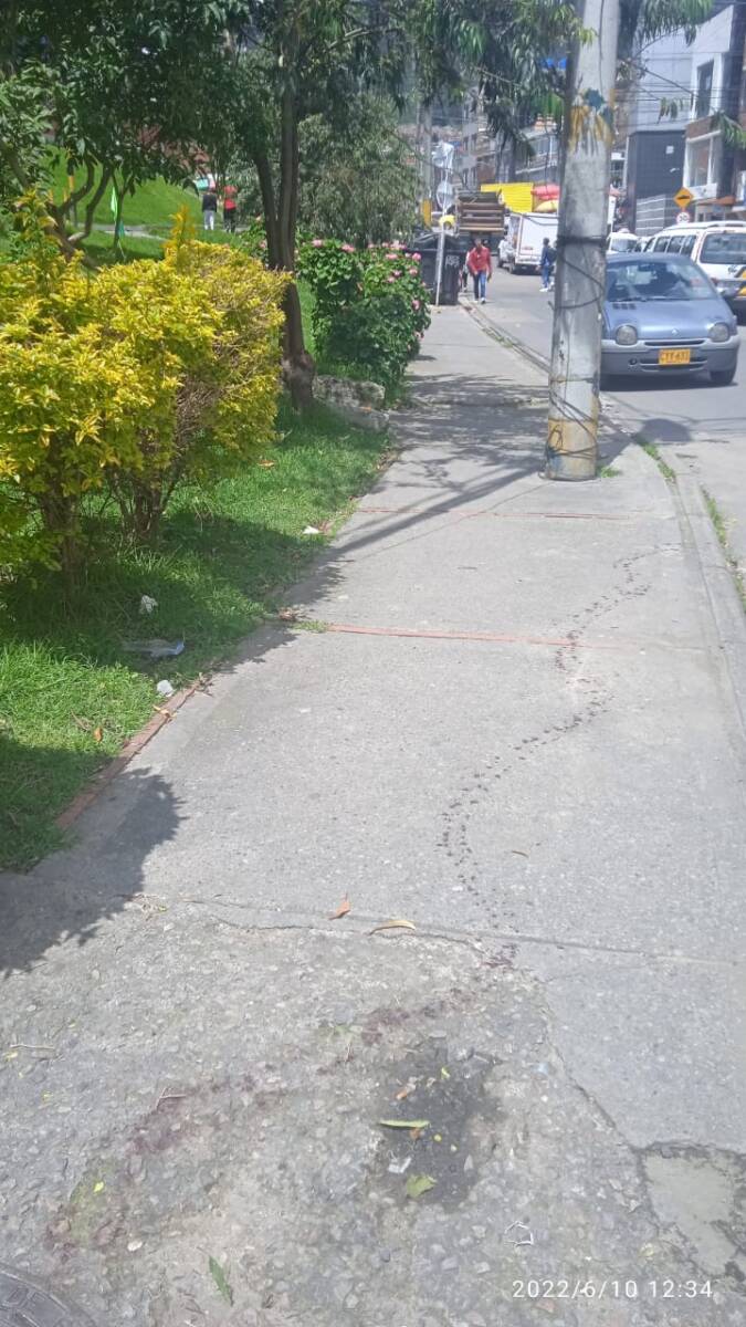 Asesinan a presunto violador en San Cristóbal 1 Asesinan a presunto violador en San Cristóbal Nueve puñaladas fue el saldo de la terrible reacción, las cuales recibió el señalado violador en el pecho, el cuello y la cabeza. El hombre malherido aprovechó la cercanía del lugar de los hechos al CAI del 20 de Julio y por sus propios medios llegó a pedirles ayuda a los uniformados, que inmediatamente lo trasladaron a la Clínica San Rafael, en donde por la gravedad de las heridas, y ante la escandalosa pérdida de sangre, falleció minutos después de haber ingresado.