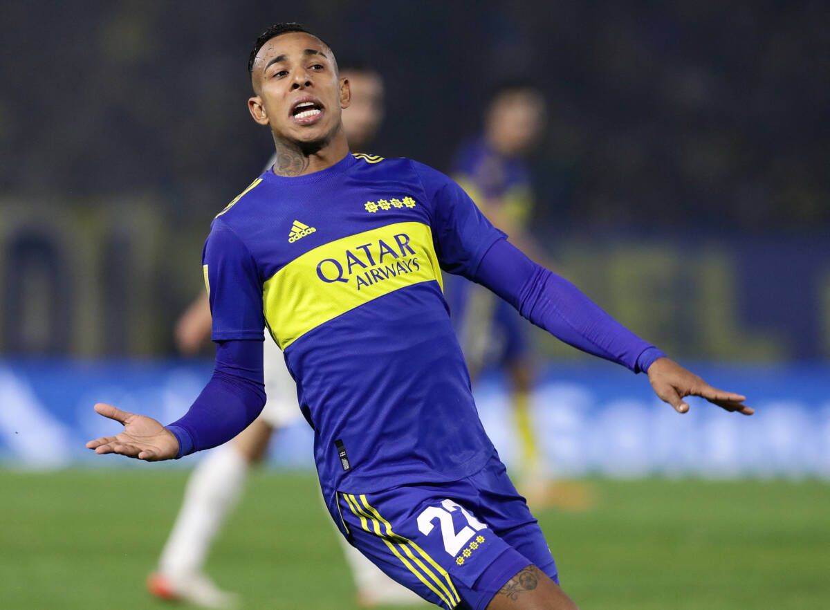 A Villa no lo mandarán a ‘la cana’ El futbolista Sebastián Villa no será enviado a la cárcel por los delitos de abuso sexual e intento de homicidio por los cuales lo demandó una mujer. La solicitud de su aseguramiento se envió el pasado 7 de junio, pero fue rechazada en las últimas horas por un juez argentino.