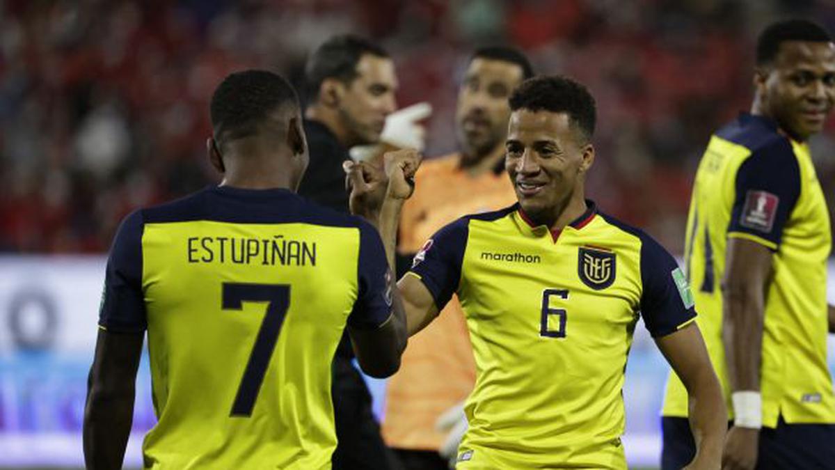 La FIFA lo confirma: ¡Ecuador va al mundial! 1 La FIFA lo confirma: ¡Ecuador va al mundial! Ecuador no se quedará sin Mundial de Fútbol. Pese al riesgo que había de quedarse sin el cupo al torneo orbital, por el escándalo con el futbolista Byron Castillo, de quien se especuló sobre su nacionalidad (jugó para la Selección del vecino país siendo colombiano de nacimiento), finalmente la Fifa falló a favor del cuadro dirigido por Gustavo Alfaro.