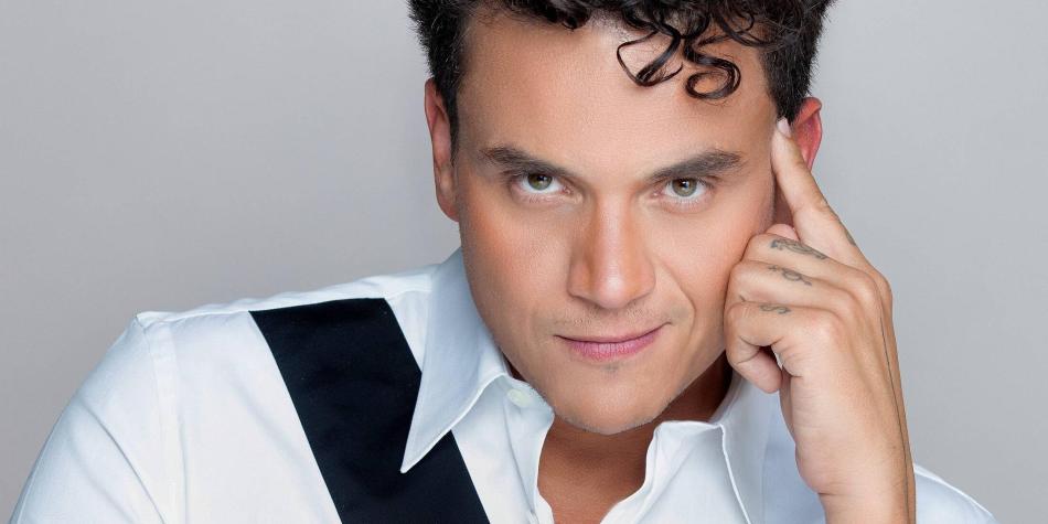 Silvestre Dangond fue diagnosticado con neumonía y está incapacitado Silvestre Dangond tuvo que cancelar todas sus presentaciones por culpa de una enfermedad respiratoria que hoy lo tiene incapacitado.