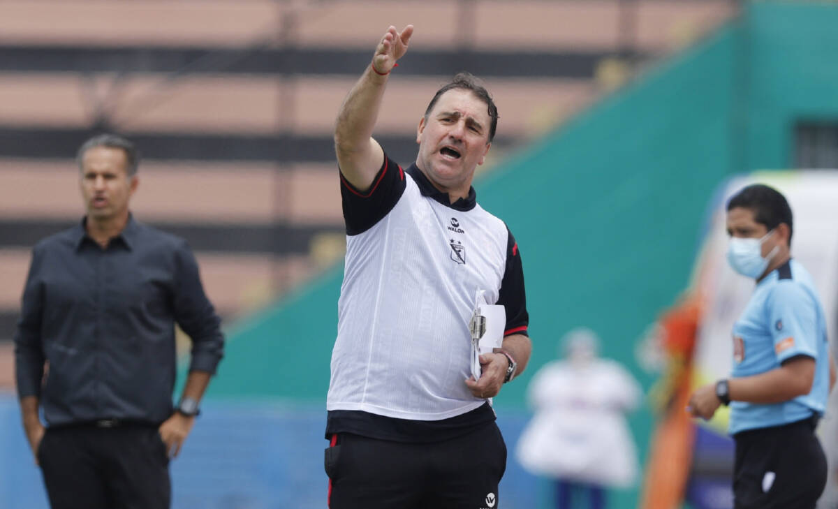 ¿Quién es Néstor Lorenzo, el nuevo técnico de la Tricolor? El argentino Néstor Gabriel Lorenzo fue designado por el Comité Ejecutivo de la Federación Colombiana de Fútbol como nuevo técnico de la Selección Colombia de Mayores, quien tendrá el reto de llevar a la Tricolor a la Copa Mundial de la Fifa Canadá, Estados Unidos y México 2026.