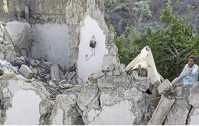 Tragedia: Más de 920 muertos y 600 heridos por terremoto en Afganistán 2 Tragedia: Más de 920 muertos y 600 heridos por terremoto en Afganistán Las autoridades afganas confirmaron que al menos 920 murieron y más de 600 resultaron heridas tras el terremoto que se registró en la madrugada de este miércoles 22 de junio. En el momento, continúa la búsqueda de sobrevivientes.