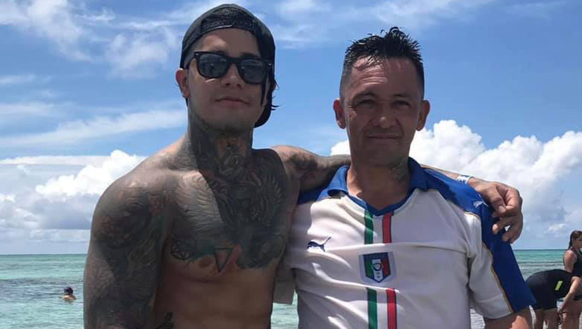 La extraña muerte del padre de Yeferson Cossio Sobre la vida del influenciador colombiano Yeferson Cossio, se conoce muy poco. Sin embargo en algunas ocasiones se ha mostrado nostálgico con la ausencia de su padre como cuando recuerda el amor que comparten por el Deportivo Independiente Medellín.
