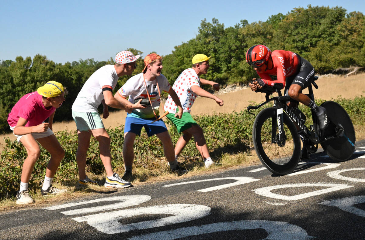Nairo asegura el Top 10 en la general del Tour; Vingegaard, virtual campeón 2 Nairo asegura el Top 10 en la general del Tour; Vingegaard, virtual campeón La recta final del Tour de Francia es emocionante. Este sábado se corrió la penúltima fracción, que tuvo una contrarreloj de 40,7 kilómetros, y en la que el belga Wout van Aert fue el más rápido, llevándose la victoria. Logró su tercer triunfo en la competencia. Sin embargo, la jornada fue definitoria, ya que Jonas Vingegaard acaricia el título.