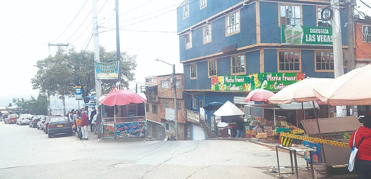 Pablo y Andrés fueron asesinados comprando empanadas 5 Pablo y Andrés fueron asesinados comprando empanadas Ir a comprar un par de empanadas fue el último propósito de los amigos Juan Pablo Torres Torres y Andrés Rodríguez Rodríguez, quienes se encontraban departiendo en inmediaciones a un bar en el sector de Tres Esquinas, en Ciudad Bolívar.