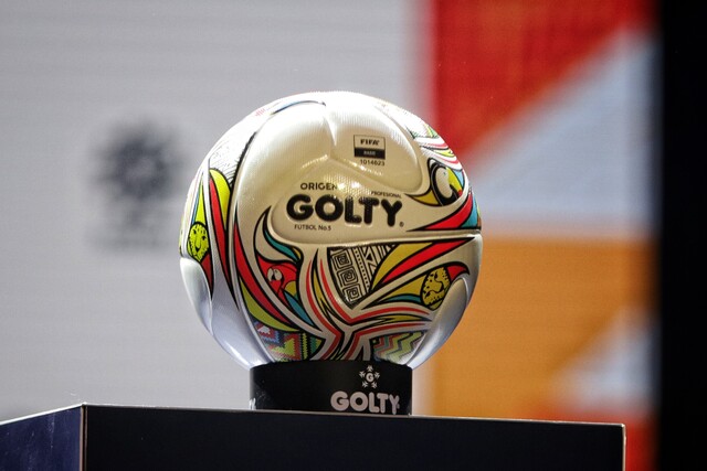 Este es el nuevo balón del Fútbol Profesional Colombiano 1 Este es el nuevo balón del Fútbol Profesional Colombiano Este miércoles se presentó en Bogotá el nuevo balón con el que se disputará el fútbol profesional en Colombia, el cual hace un homenaje a la esencial del pueblo colombiano, sus raíces y los paisajes que engalanan el país.