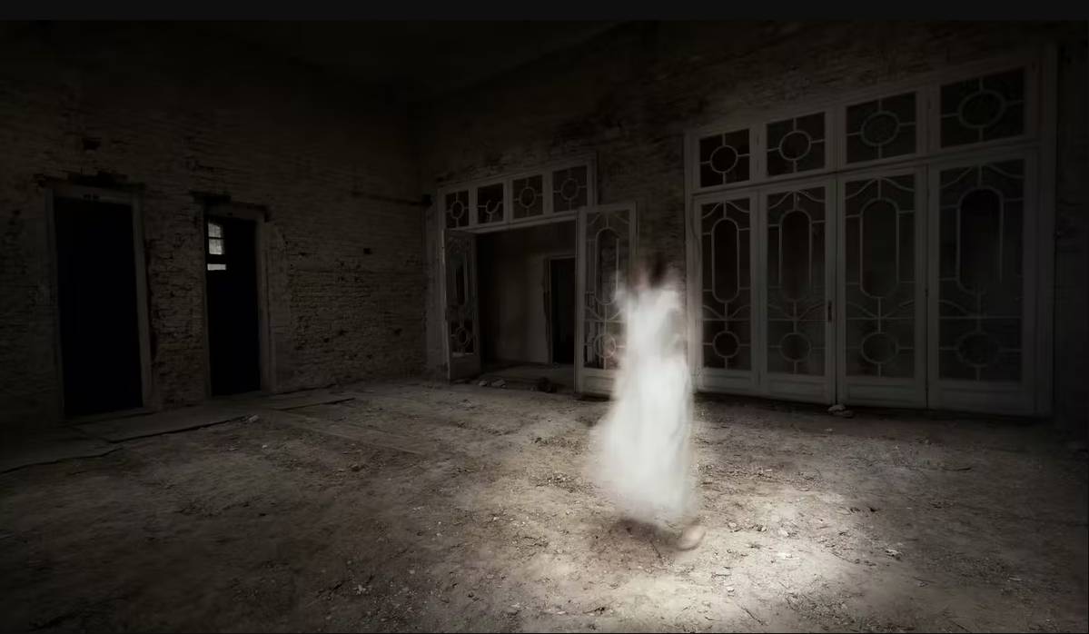 Aparición paranormal en edificio de Santa Marta Es común escuchar entre los relatos de vigilantes que han sido testigos de episodios paranormales durante sus rondas nocturnas, sobre todo cuando se encuentran solos y deben custodiar inmuebles antiguos.