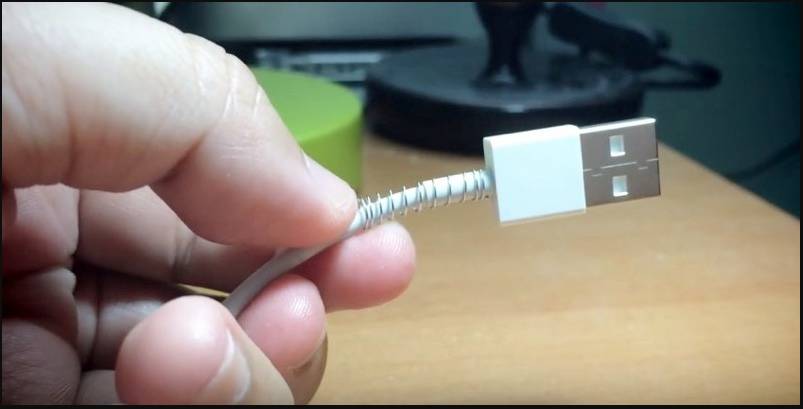 Tips para que el cable de su cargador le dure 1 Tips para que el cable de su cargador le dure Si hay algo sin lo cual no podemos ‘sobrevivir’ en un mundo tecnológico, es sin un buen cable de carga de cualquier aparato o equipo que estemos usando. En estos tiempos en los que la carga inalámbrica aún no está en todo el auge que debería, conservar nuestro cable original cobra cada vez mayor precio.