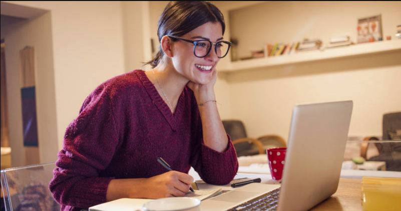 No la embarre haciendo una hoja de vida 1 No la embarre haciendo una hoja de vida Otro error que cometen algunos postulantes a un empleo es incluir en su hoja de vida experiencia laboral o educativa que no está relacionada con el cargo al que aspira.