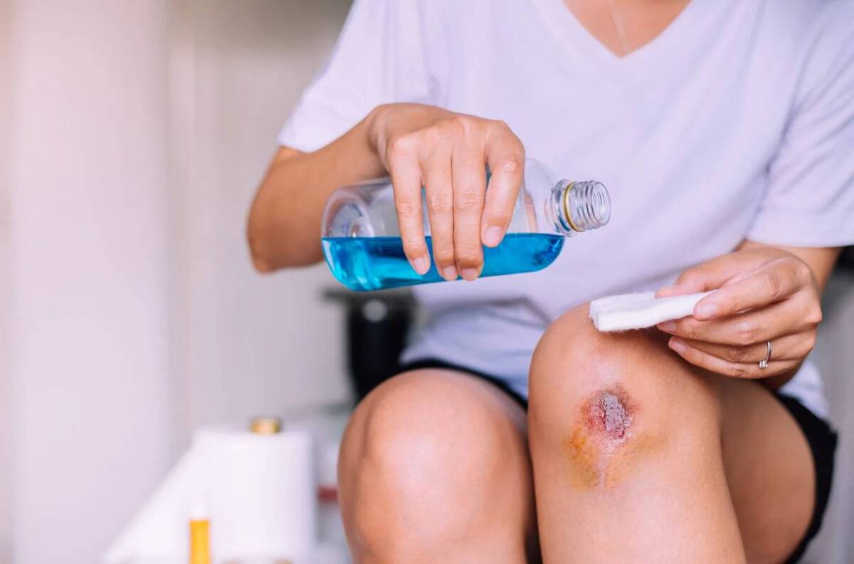¡Cuidado con las heridas! ¿Cuántas heridas hemos sufrido a lo largo de nuestra vida? Si no es un corte, es un arañazo o un rasguño, pero lo cierto es que nuestra piel debe lidiar constantemente con este tipo de lesiones, que, en la mayoría de las ocasiones, son leves y no suponen mayor problema.
