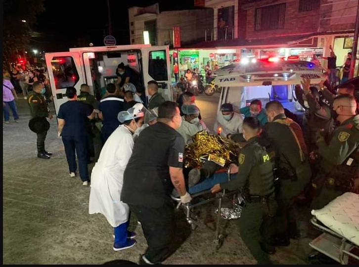 ¡Desconcertante! Pareja de payasos fueron estrangulados y torturados 2 ¡Desconcertante! Pareja de payasos fueron estrangulados y torturados Los payasos conocidos como 'Chispita' y 'Charquito' fueron hallados sin vida luego de estar desaparecidos por casi dos meses.