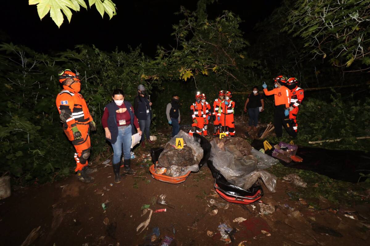 ¡Desconcertante! Pareja de payasos fueron estrangulados y torturados 1 ¡Desconcertante! Pareja de payasos fueron estrangulados y torturados Los payasos conocidos como 'Chispita' y 'Charquito' fueron hallados sin vida luego de estar desaparecidos por casi dos meses.
