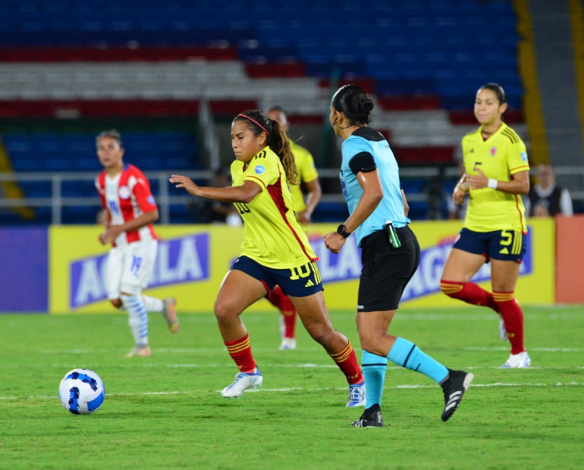 Copa América Femenina: Así va la gran final entre Colombia y Brasil 3 Copa América Femenina: Así va la gran final entre Colombia y Brasil Sobre las 7:00 p.m. rodó la pelota en el estadio Alfonso López de Bucaramanga para dar inicio al compromiso de la gran final de la Copa América Femenina entre el país anfitrión, Colombia y Brasil.