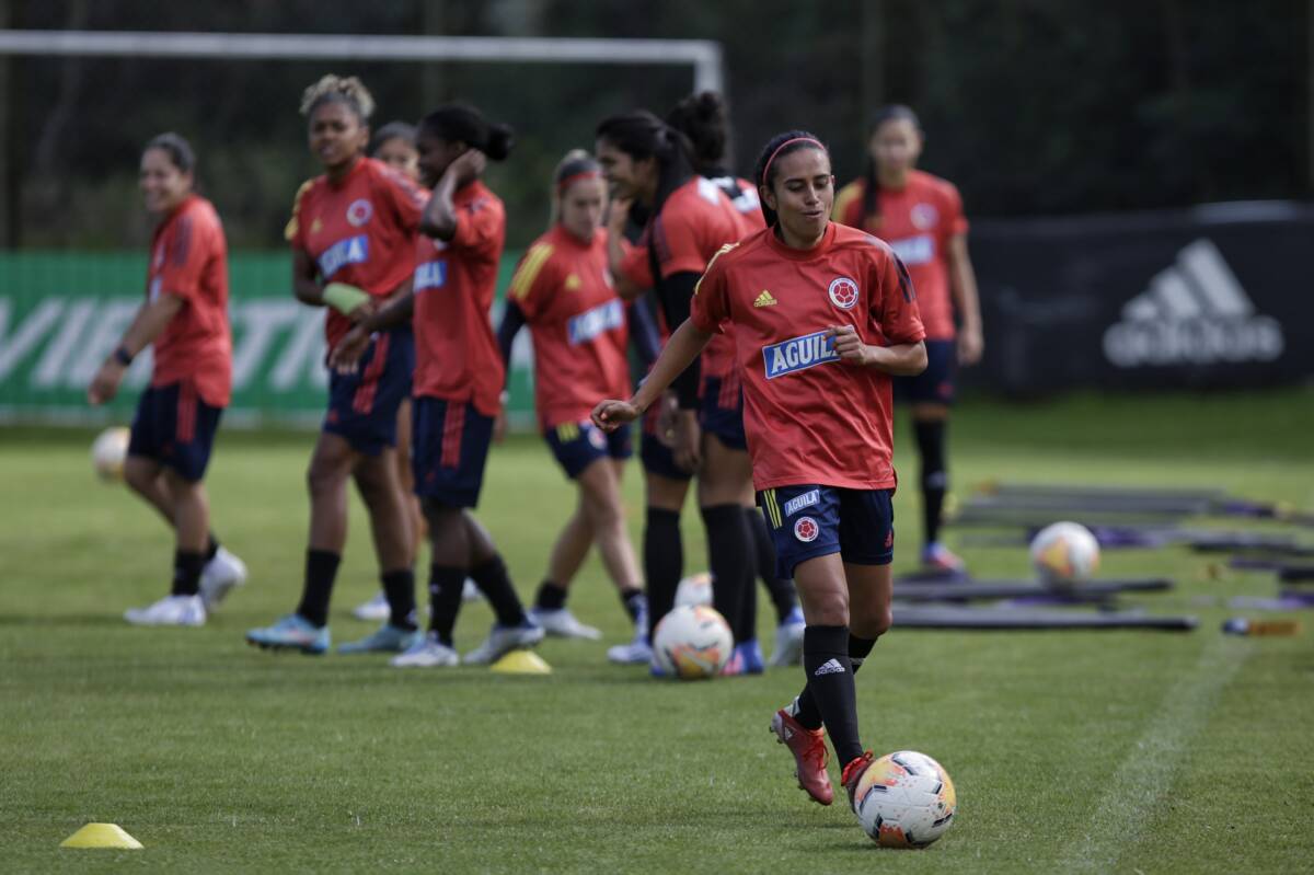 Se dio a conocer la lista de jugadoras que estaran en la Copa América Femenina 1 Se dio a conocer la lista de jugadoras que estaran en la Copa América Femenina Nelson Abadía director técnico de la Selección Colombia Femenina de mayores dio a conocer la lista de jugadoras convocadas para la Conmebol Copa América. Este torneo se llevará a cabo del 8 al 30 de julio de 2022 en la ciudades de Armenia, Bucaramanga y Cali.