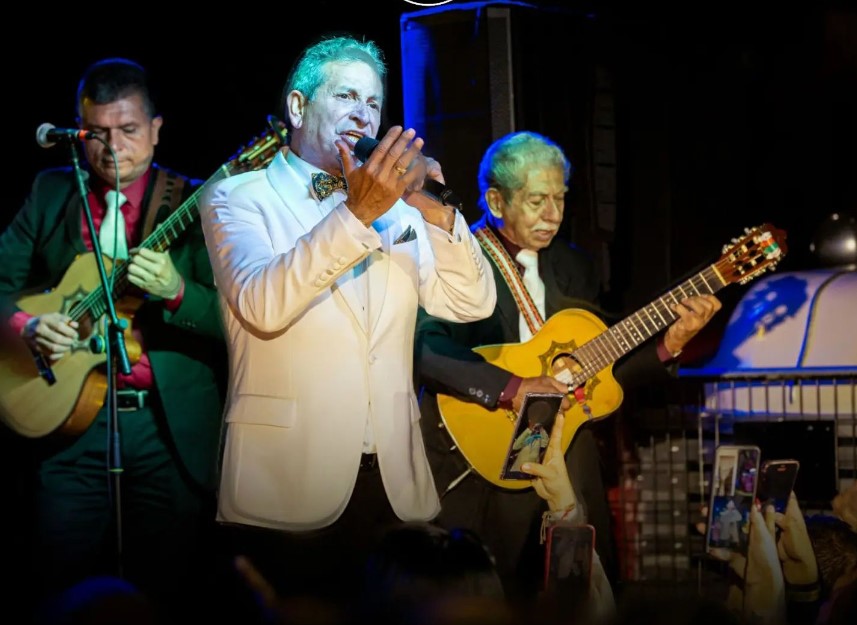"Se levantó feliz": Esposa de Darío Gómez reveló cómo fueron sus últimas horas 1 "Se levantó feliz": Esposa de Darío Gómez reveló cómo fueron sus últimas horas La muerte del cantante Darío Gómez tiene de luto a todos los colombianos, pues falleció de manera inesperada este 26 de julio sobre las 7:31 de la noche en Medellín.
