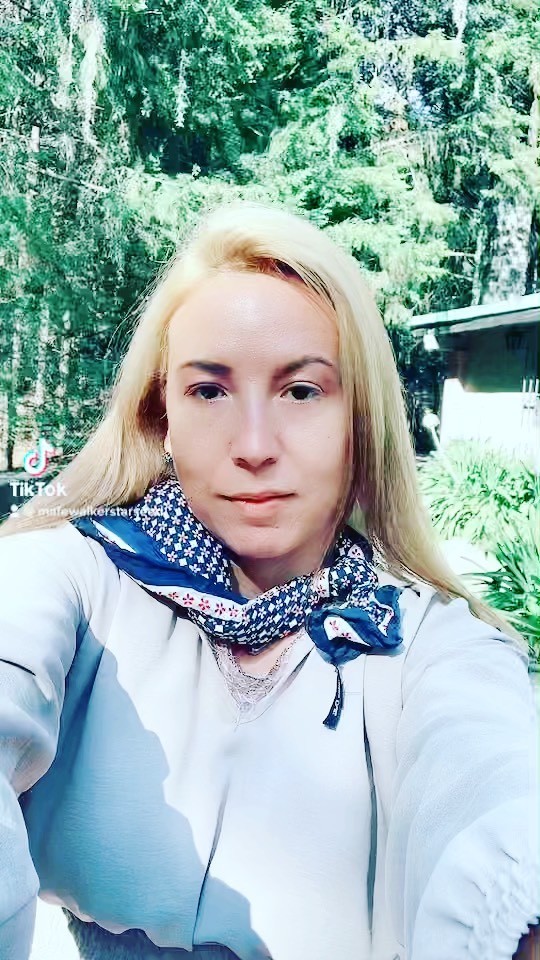 Reapareció Mafe Walker y contó dónde conoció a los extraterrestres 1 Reapareció Mafe Walker y contó dónde conoció a los extraterrestres Mafe Walker, la colombiana que se hizo viral por comunicarse con alienígenas en un lenguaje especial, volvió a dar de qué hablar tras haber salido en el programa ‘Venga la Alegría’, de TV Azteca, donde fue invitada para hablar de sus experiencias en este tema.
