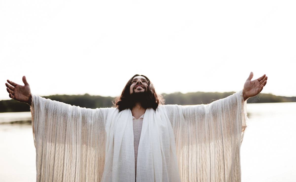 'Jesucristo' estafó a una mujer por 2 millones de pesos Recientemente se conoció que lastimosamente una mujer terminó pecando por incrédula al haber recibido la llamada de un hombre que le dijo que era 'Jesús Cristo Rey', la figura religiosa, algo de no creer, pero que terminó convenciendo a la mujer para que pagara 2 millones de pesos.