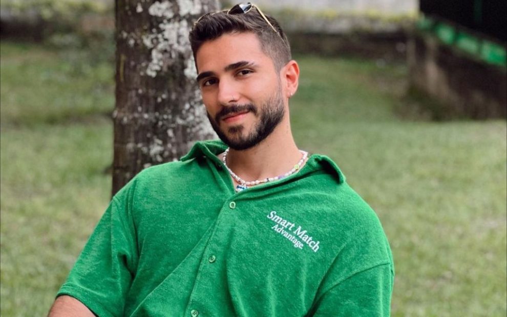 ¿Se le acabó la tusa? Pillaron a Juan Duque de amores con otra mujer 8 ¿Se le acabó la tusa? Pillaron a Juan Duque de amores con otra mujer Abrazadito y muy cariño fue captado el cantante de música urbana Juan Duque con una mujer. En redes sociales se ha viralizado un video donde el joven aparecer contento con una misteriosa chica, luego de haber finalizado su relación con la bella actriz Lina Tejeiro.