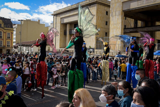 Así celebrará Bogotá la semana del orgullo LGBTIQ+ 1 Así celebrará Bogotá la semana del orgullo LGBTIQ+ Hasta este domingo 3 de julio continuarán los eventos que se realizan en las principales ciudades de Colombia en el marco de la semana del orgullo LGBTIQ+ que busca conmemorar la lucha por la igualdad y la dignidad de las personas gais, lesbianas, bisexuales y transexuales.