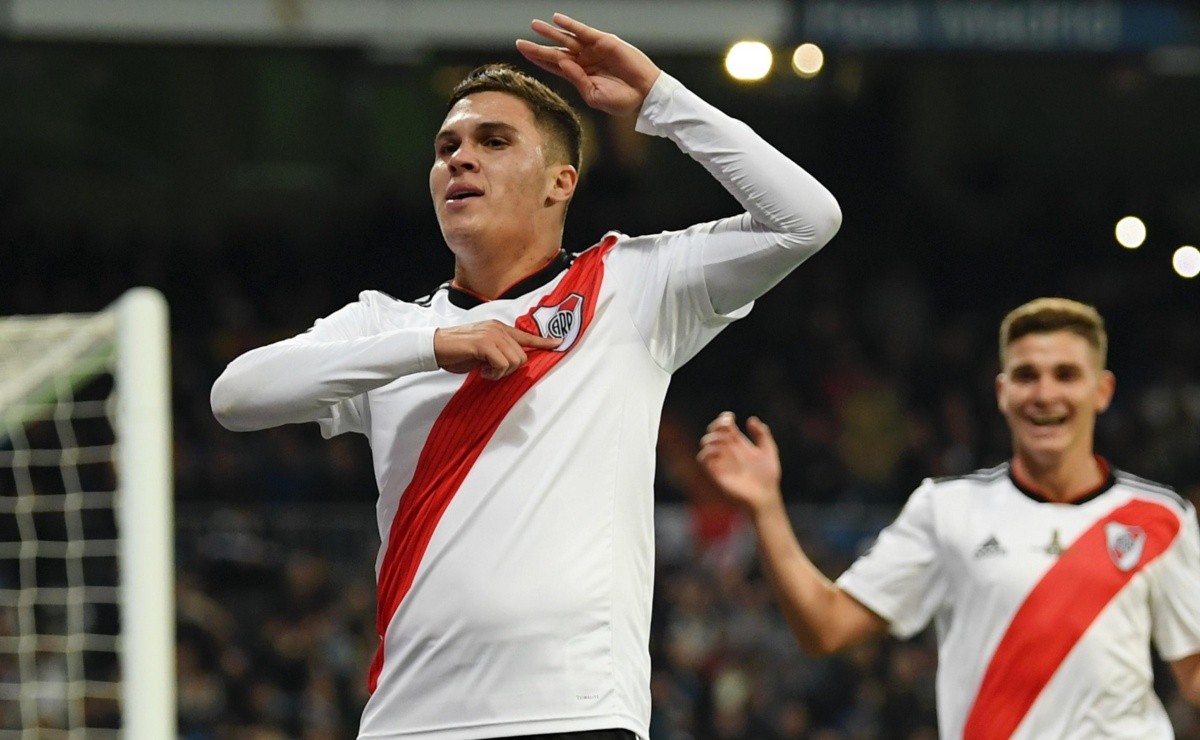 La tentadora oferta de 'Juanfer' Quintero para dejar River Tras una temporada con un bajo ritmo y unos números que desalientan a los dirigentes y fanáticos del River Plate con el regreso de Juan Fernando Quintero, el volante de la Selección Colombia empezó a recibir ofertas de varios equipos que quieren sacarlo de la liga argentina y enlistarlo en sus filas.