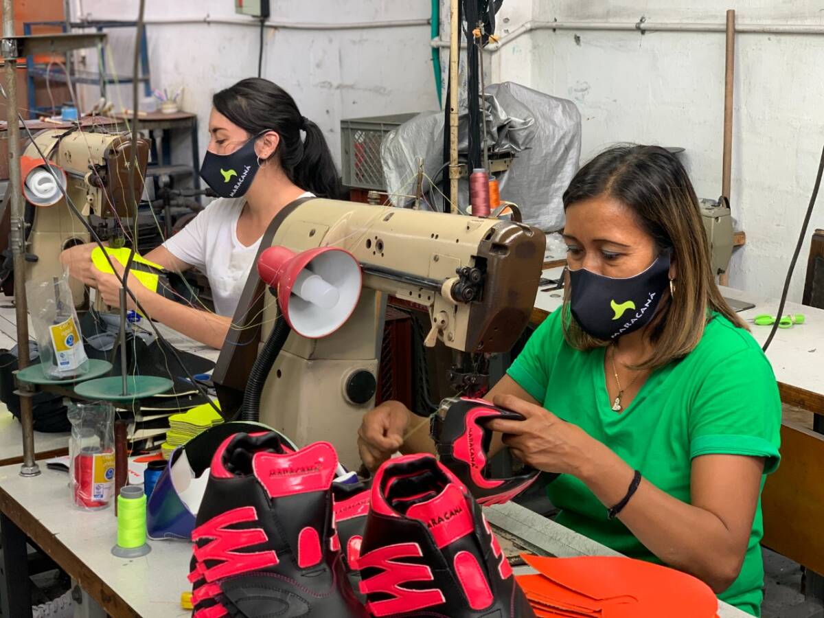 Mujeres, las que más impulsan la economía del país Sin duda alguna, las mujeres se pusieron la 10 en cuanto a impulsar la economía del país se trata. Esto quedó evidenciado en ‘La inclusión de la mujer en el acceso al crédito’, el más reciente estudio que publicó en los últimos días la central de riesgos de crédito DataCrédito Experian, y en la que tuvo participación la Consejería Presidencial para la Equidad de la Mujer.