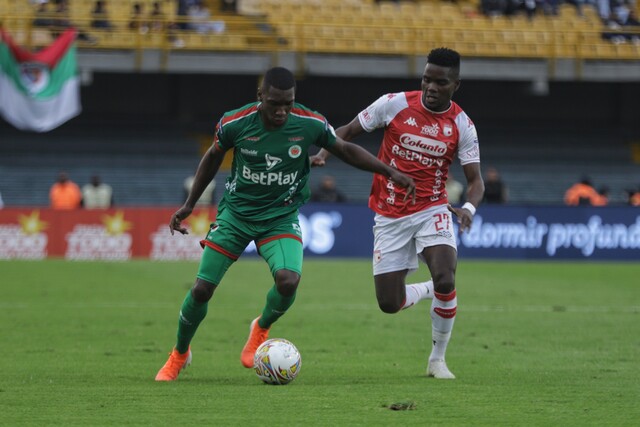 Santa Fe, a defender el invicto en la Liga, frente al Junior Santa Fe tendrá una dura prueba en la Liga. Esta tarde (6:10 p.m.) visitará al Junior con el objetivo de sumar su segunda victoria en el torneo y mantener su invicto.En Q’HUBO le contamos las novedades que hay para este compromiso, el plan que tiene Alfredo Arias para ganar, entre otras noticias.